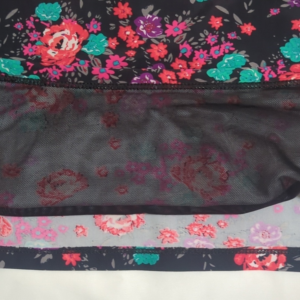 Torrid Floral Padded Tank Top, Color Black Floral Size 3X - Picture 7 of 12